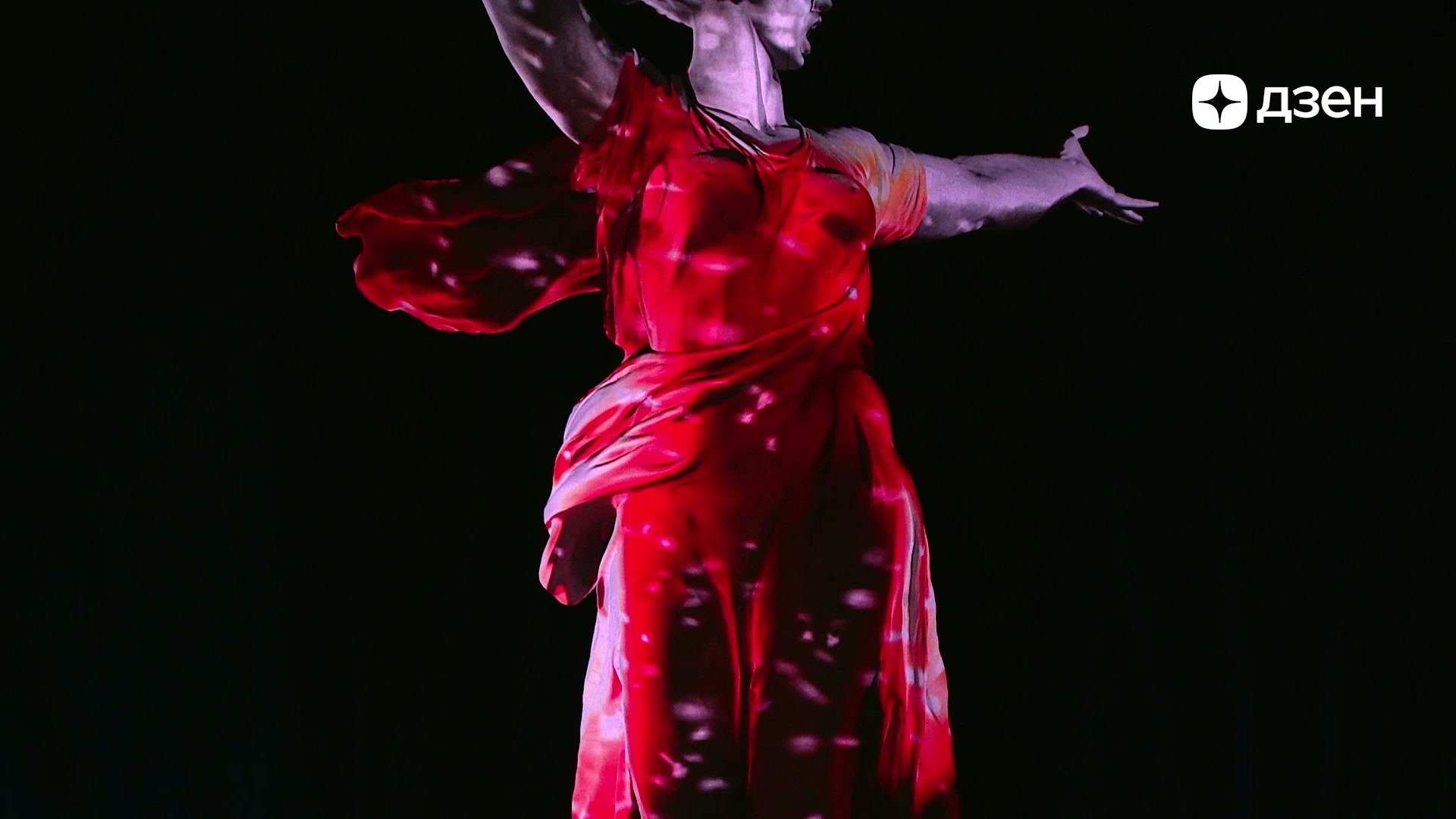 Световое шоу на монументе «Родина-мать зовёт!» — репортаж Дзена с Парада Победы в Волгограде